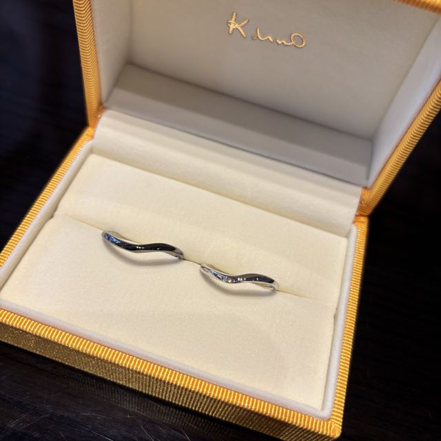 【ケイウノ ブライダル(K.UNO BRIDAL)の口コミ】 ウェーブとさり気ないダイヤのデザインが気に入っています。
セミオーダー…