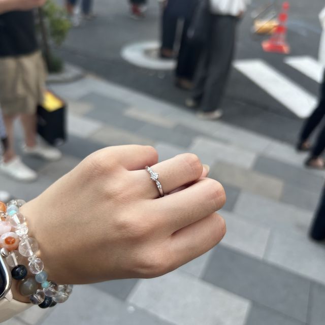 【ラザール ダイヤモンド(LAZARE DIAMOND)の口コミ】 ・シンプルなデザイン
・結婚指輪と重ね付けできる
様々な可愛らしいデザ…
