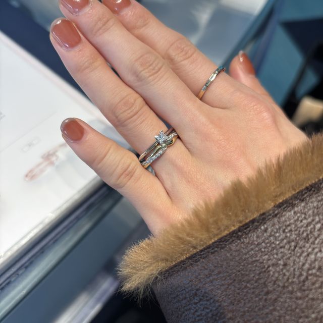 【エクセルコダイヤモンド(EXELCO DIAMOND)の口コミ】 プラチナとゴールドがどちらもあるので、普段から合わせやすいと思います…