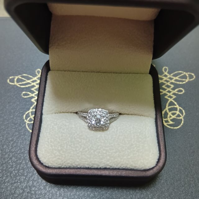 【宝寿堂(ほうじゅどう)の口コミ】 デザインは新作のものです。プラチナ950でダイヤのクオリティも最上級です…