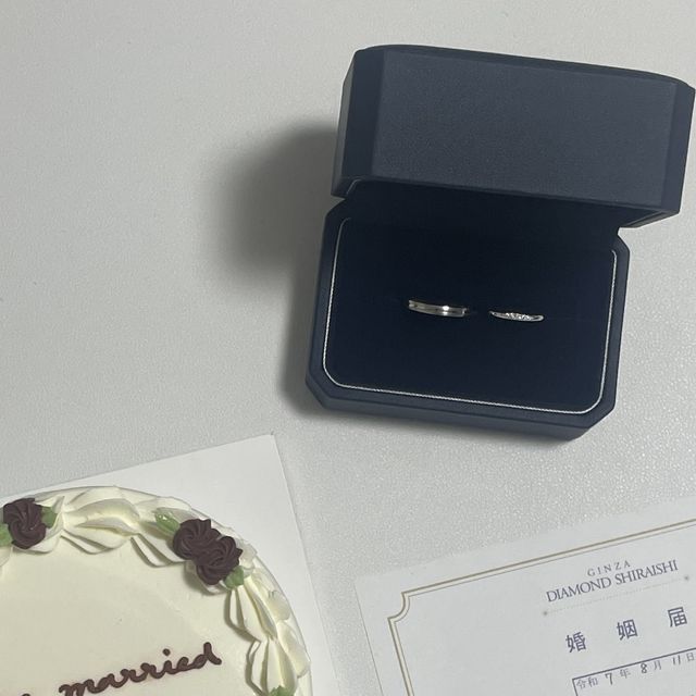 【銀座ダイヤモンドシライシの口コミ】 女性用は小さいですが高品質なダイヤモンドが複数入っていて、光に当たる…