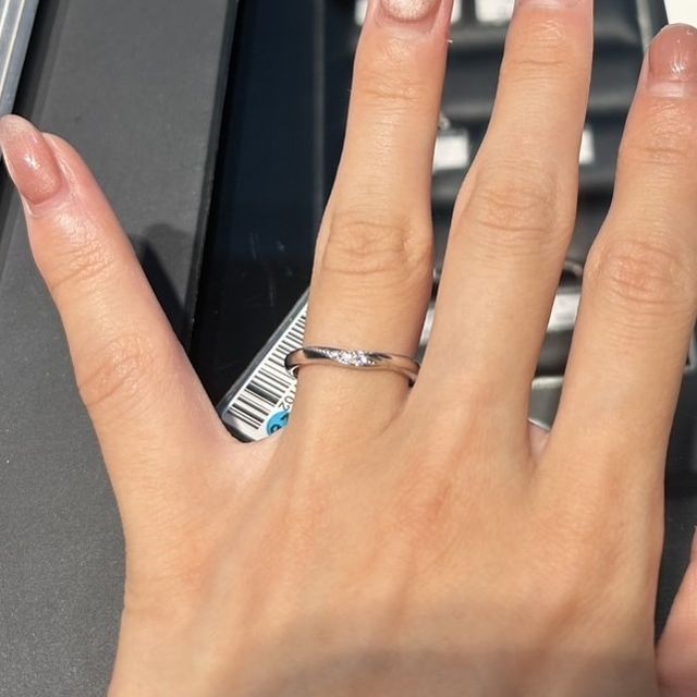 【エクセルコダイヤモンド(EXELCO DIAMOND)の口コミ】 シンプルだけど自家製のダイヤモンドがきらきらとひかるこちらに魅力を感…