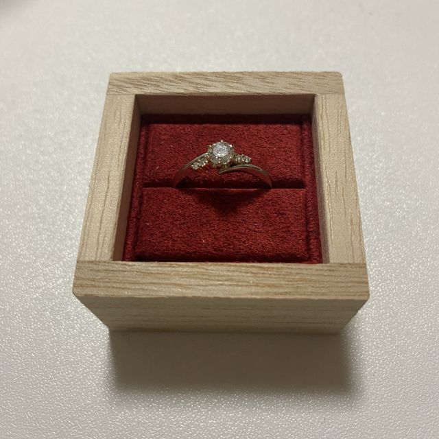 【出雲結(いずもゆい)の口コミ】 本来は見えることの無い、運命の赤い糸が指輪にデザインされていて、とて…