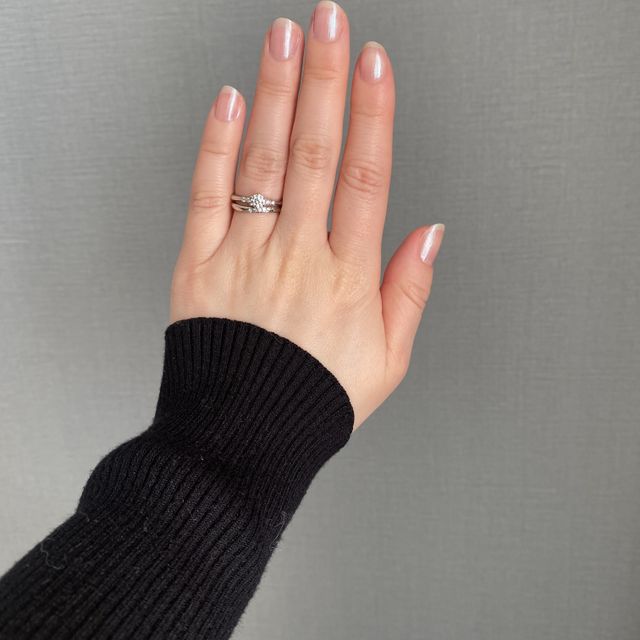 【アイプリモ(I-PRIMO)の口コミ】 普段遣いできるデザイン(私服に合うか含む)であることと、婚約指輪と重ね…