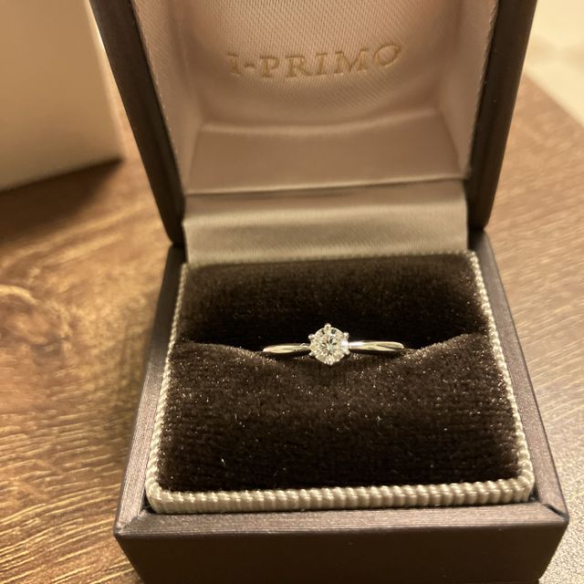 【アイプリモ(I-PRIMO)の口コミ】 婚約指輪を買いましたが個人的にシンプルなデザインが好きなので購入させ…