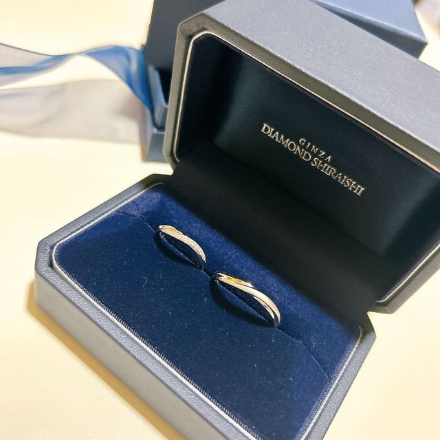 【銀座ダイヤモンドシライシの口コミ】 日本人の指に合った指輪も指もきれいに見えるウェーブ状のデザインになっ…
