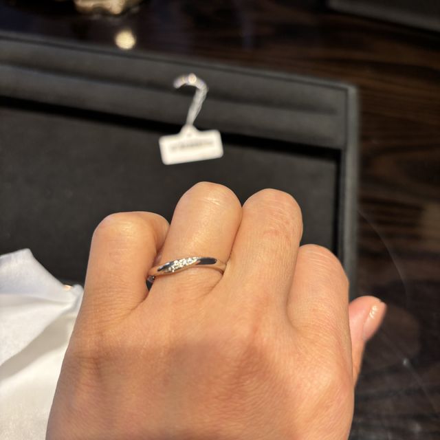 【ケイウノ ブライダル(K.UNO BRIDAL)の口コミ】 色々な種類があり迷いましたが、希望のデザインはシンプルで日常使いがで…