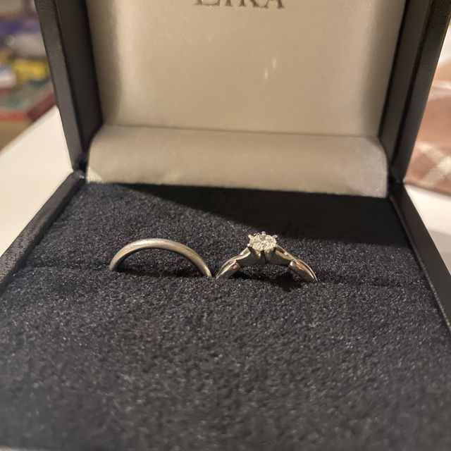 【EIKA(エイカ)の口コミ】 歳を重ねても使いやすいデザインが決め手でした。
リングの計上のバリエー…