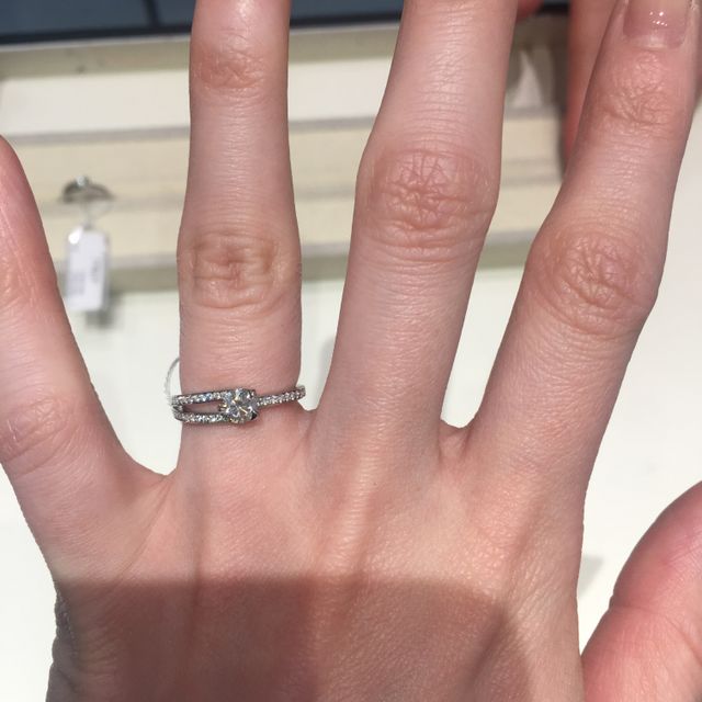 【Fred(フレッド)の口コミ】 他にないアシメントリーのデザインはとても素敵でした。人と被らず、かな…