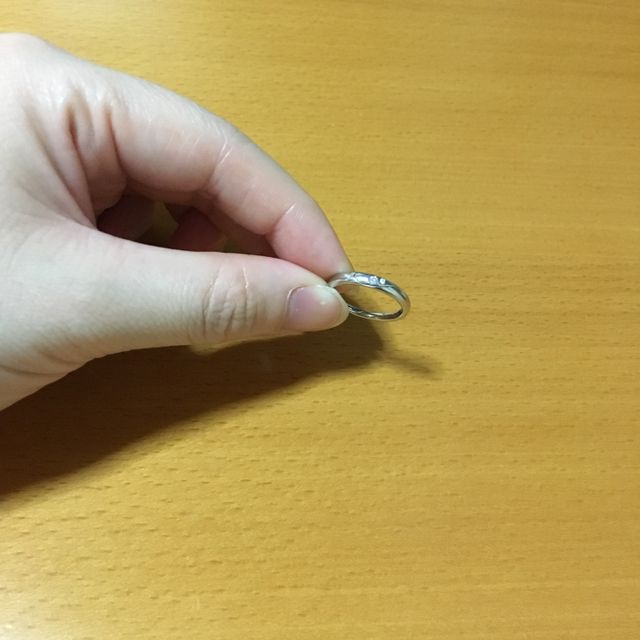 【4℃ BRIDAL(ヨンドシーブライダル)の口コミ】 毎日身につけるものなので、仕事でもプライベートでもつけやすい、シンプ…