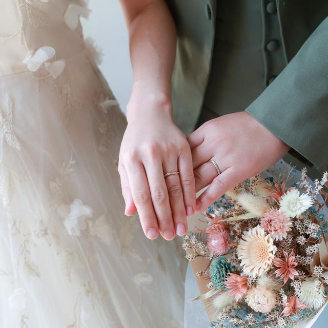 【ケイウノ ブライダル(K.UNO BRIDAL)の口コミ】 私はゴールドかピンクゴールドの希望で、肌にも馴染むケイノウのピンクゴ…