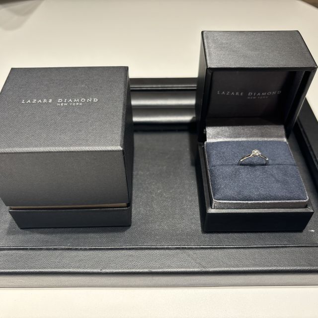 【ラザール ダイヤモンド(LAZARE DIAMOND)の口コミ】 なんと言ってもダイヤモンドの輝きが他と違うところ。それは、世界三代カ…