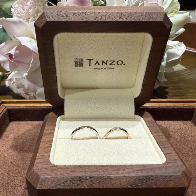 【TANZO.(鍛造指輪)の口コミ】 滑らかで着けていることを忘れるくらい着け心地の良い指輪でした。
また、…