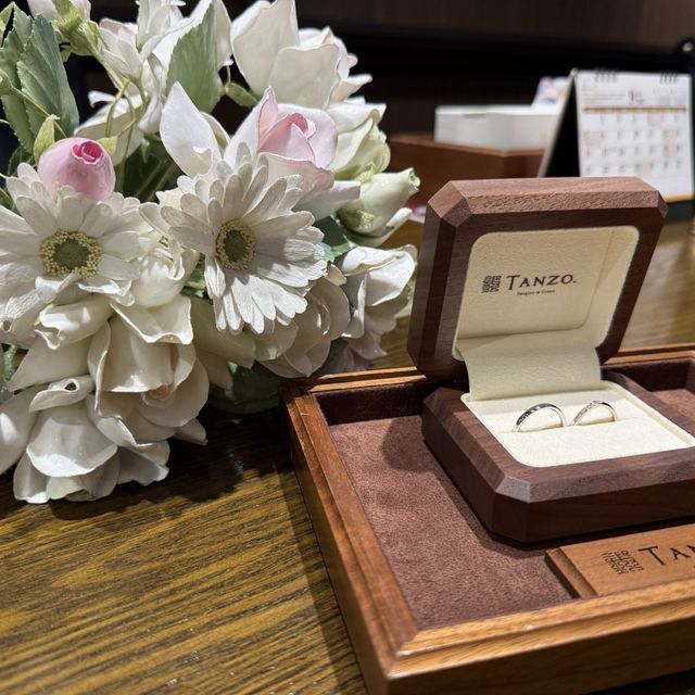 【TANZO.(鍛造指輪)の口コミ】 滑らかで着けていることを忘れるくらい着け心地の良い指輪でした。
また、…