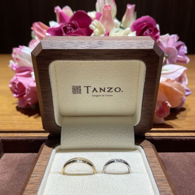 【TANZO.(鍛造指輪)の口コミ】 長年つけ続けることができるシンプルなデザインの中にも、スターダストで…