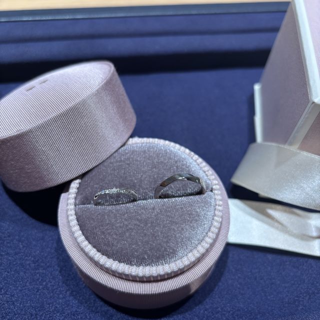 【LOVE NOTESの口コミ】 ダイヤのキラキラ感が欲しいけどあまり派手すぎずシンプルな指輪を探して…