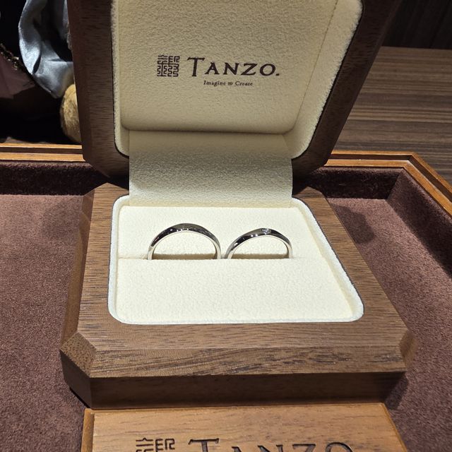 【TANZO.(鍛造指輪)の口コミ】 何種類もある加工や材質、カラーの中からかなり時間をかけ話し合いながら…