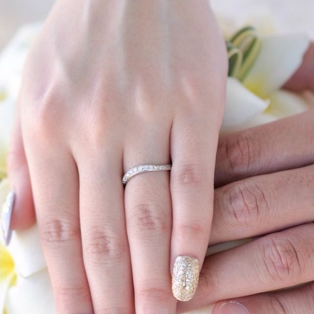 【ラザール ダイヤモンド(LAZARE DIAMOND)の口コミ】 一目惚れでした。仕事中にも着用出来るようにと、当初はシンプルなものを…