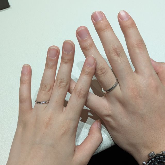 【アイプリモ(I-PRIMO)の口コミ】 結婚指輪感があり、綺麗なカーブが素敵です。
旦那の方はマット加工（つや…