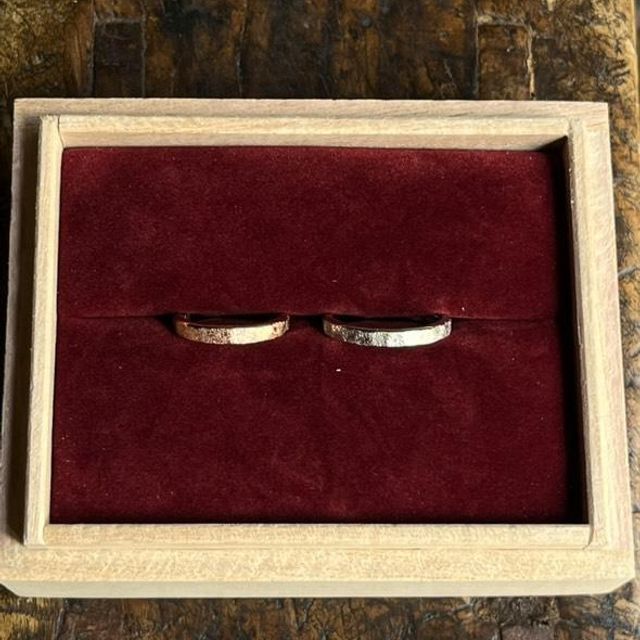 【ichi(イチ)の口コミ】 嫁はピンクゴールドベースの一部プラチナ。旦那はプラチナベースの一部ピ…