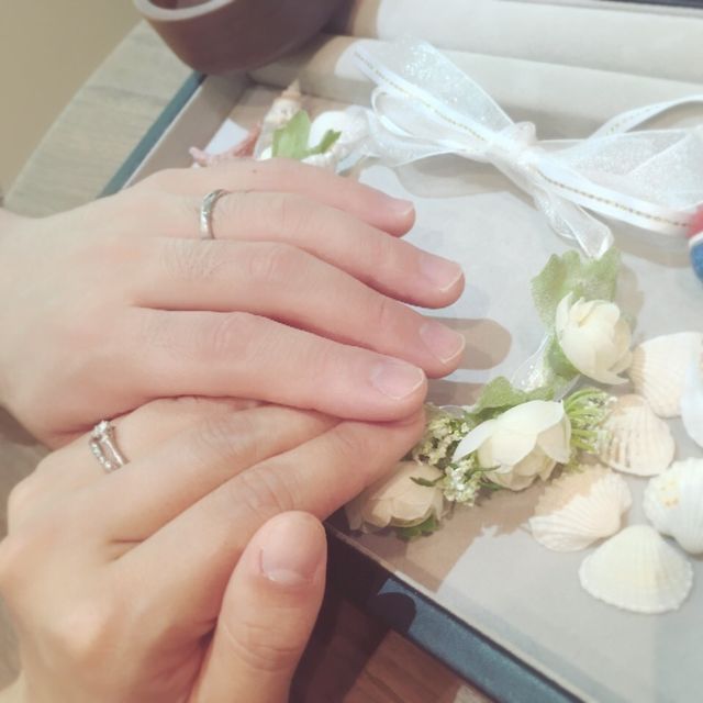 【COLANY(コラニー)の口コミ】 婚約指輪で購入したとものと、同じものにしました。デザインが合うことと…