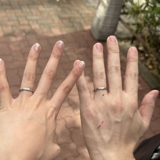 【エクセルコダイヤモンド(EXELCO DIAMOND)の口コミ】 色々試着して見比べましたがこちらをつけた時が一番指が綺麗に見えたので…