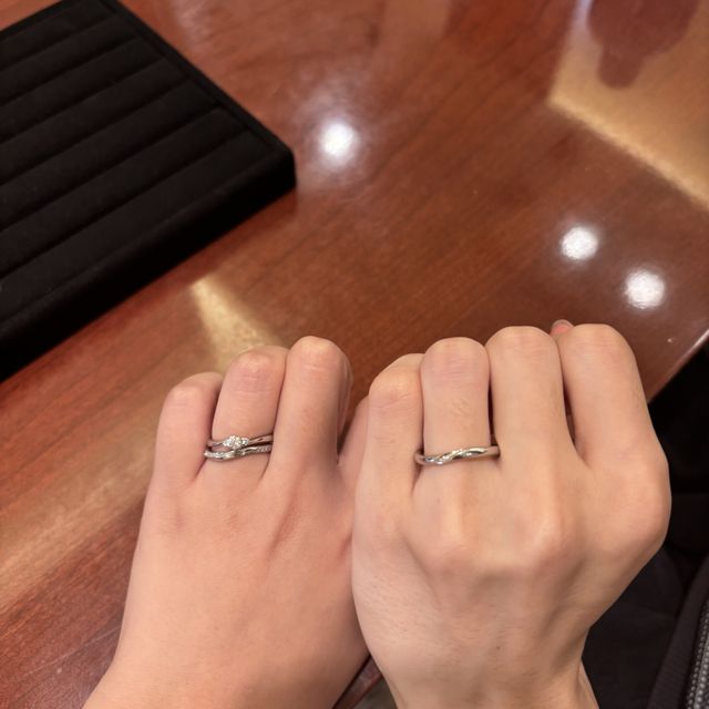 【TRECENTI(トレセンテ)の口コミ】 指輪のデザインはダイヤモンドが大きすぎず、でも寂しく見えないような大…