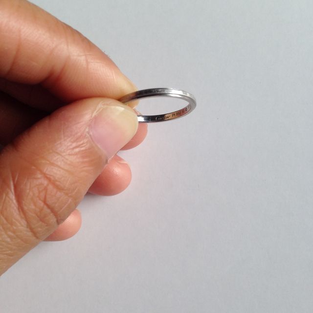 【カルティエ(Cartier)の口コミ】 ずっと付ける物なので、作業の邪魔にならないよう薄く細い物を探していま…