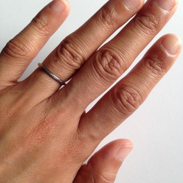 【カルティエ(Cartier)の口コミ】 ずっと付ける物なので、作業の邪魔にならないよう薄く細い物を探していま…