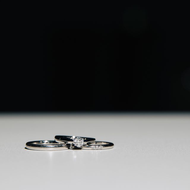 【ティファニー(Tiffany & Co.)の口コミ】 女性用の結婚指輪は三つ小さいダイヤが入ってて可愛らしいデザインでした…