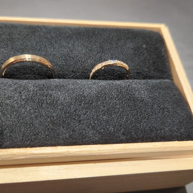 【出雲結(いずもゆい)の口コミ】 婚約指輪も購入し、同じブランドで揃えました。
婚約指輪と結婚指輪を一緒…