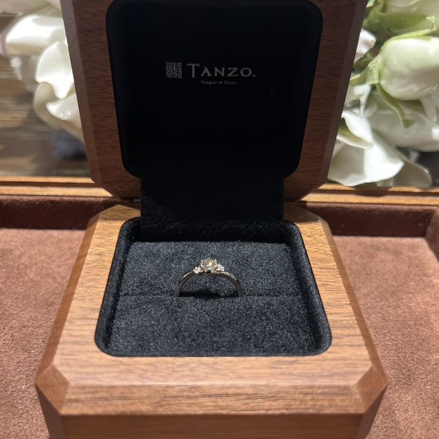 【TANZO.(鍛造指輪)の口コミ】 選択肢がいろいろあり、オプションもつけられます。
素材もいいと思うし、…