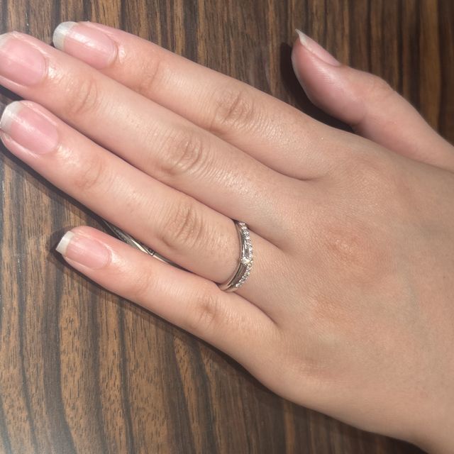 【Une Mariage(アンマリアージュ)の口コミ】 キラキラして輝いていてとても気分が上がります。
着け心地もとてもよくと…