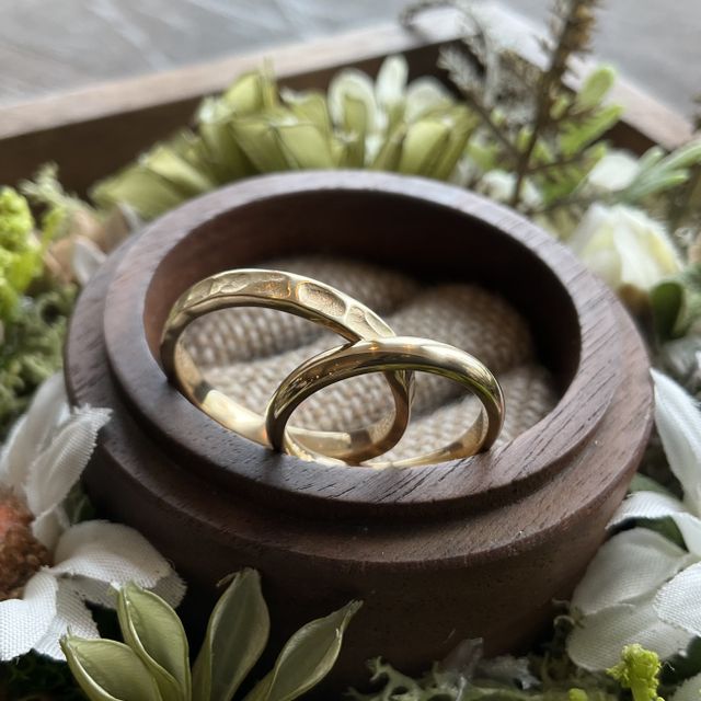 【鎌倉彫金工房の口コミ】 自分でぎゅっと丸めたり、こんこん叩いたり、ごしごし磨いたり時間をかけ…