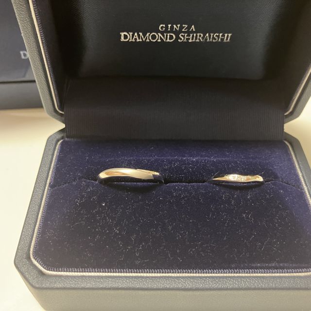 【銀座ダイヤモンドシライシの口コミ】 派手すぎず、でもおしゃれなデザインだった。
小さいダイヤモンドを付ける…