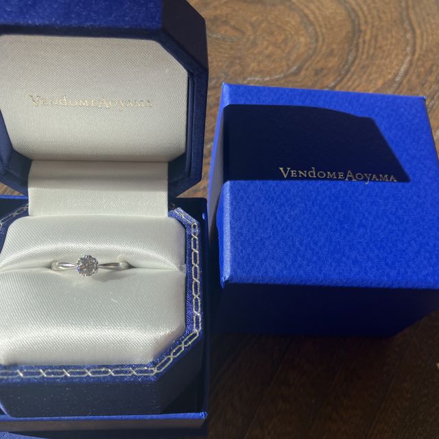 【ヴァンドーム青山(VENDOME AOYAMA)の口コミ】 デザインは王道で一つでつけてもいいし、重ね付けしても可愛いです。流行…