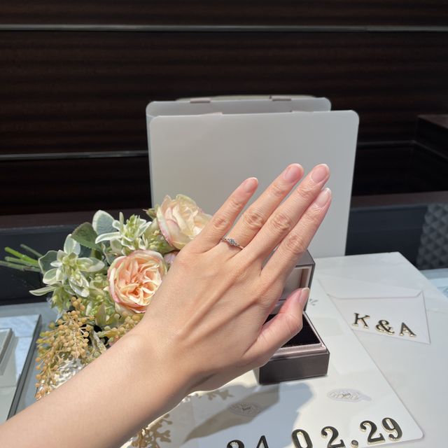 【アイプリモ(I-PRIMO)の口コミ】 なんと言っても、ダイヤモンドの輝きが素晴らしいです。選びに行った時に…