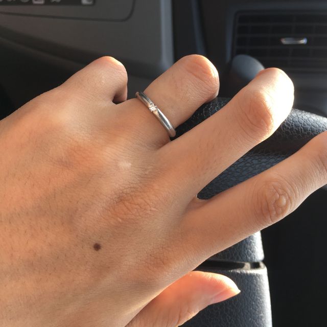 【ギンザタナカブライダル(GINZA TANAKA BRIDAL)の口コミ】 「シンプルさ」です。選択したのは１粒のデザインです。冊子を見て一目ぼ…