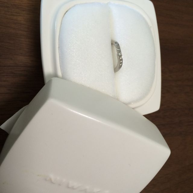 【俄(にわか)の口コミ】 自分自身が以前ブライダルの仕事をしており、俄も扱っていました。販売し…