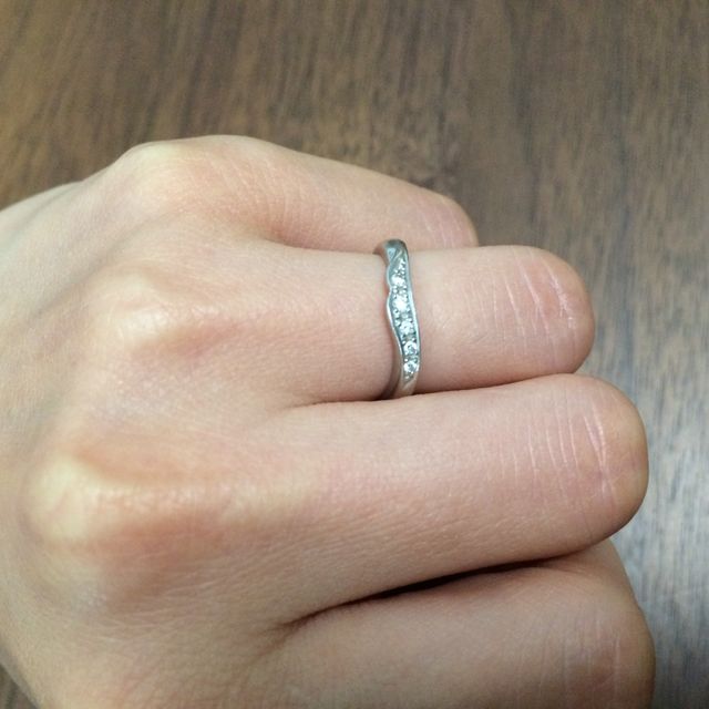 【俄(にわか)の口コミ】 自分自身が以前ブライダルの仕事をしており、俄も扱っていました。販売し…