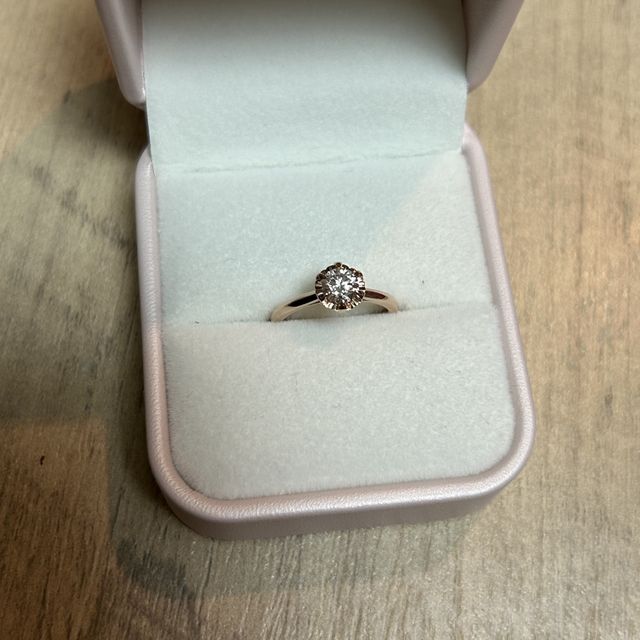 【TOMOE(トモエ)の口コミ】 たくさん試着して何がいいかわからなくなったので最終的に旦那に選んでも…