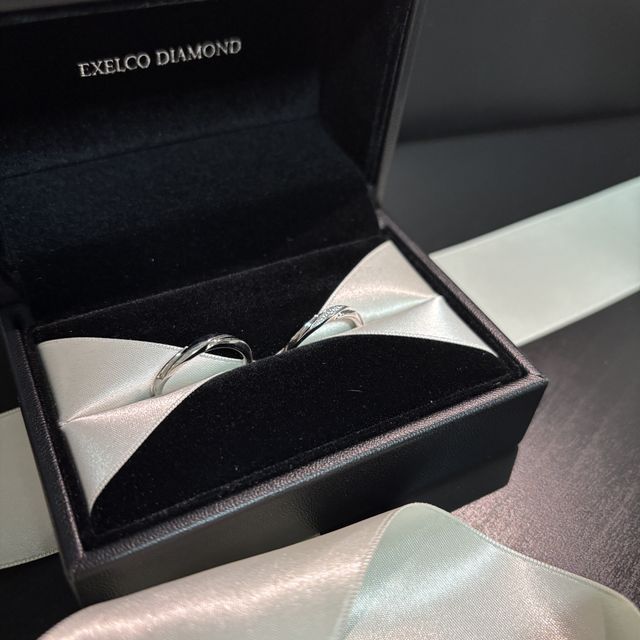 【エクセルコダイヤモンド(EXELCO DIAMOND)の口コミ】 結婚指輪を選ぶ際、特にこだわりないと思っていたところ、こちらの指輪着…
