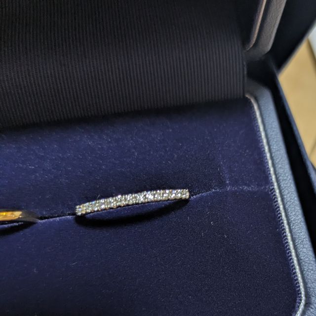 【銀座ダイヤモンドシライシの口コミ】 他人側から見ても自分側からみても同じようにキラキラしてるところ。
輝き…