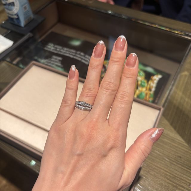 【ブルガリ(BVLGARI)の口コミ】 色々なデザインがある中でもこのブルガリブルガリの刻印があるデザインは…