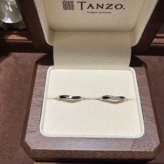 【TANZO.(鍛造指輪)の口コミ】 細部までこだわりを詰め込んで作ってくださいました。ｖ字ラインにさり気…
