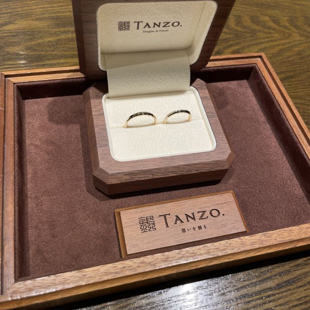 【TANZO.(鍛造指輪)の口コミ】 結婚指輪を探すにあたり、ゴールドでデザイン性も高く強度のある指輪を探…