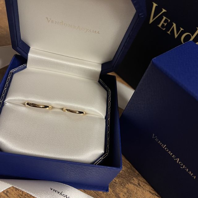 【ヴァンドーム青山(VENDOME AOYAMA)の口コミ】 デザインはとにかく毎日つけるため、表面に装飾、ダイヤが施されていない…