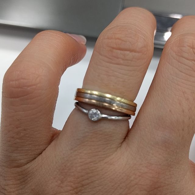【カルティエ(Cartier)の口コミ】 最初は一般的に購入されているシルバーの結婚指輪を購入する予定でしたが…