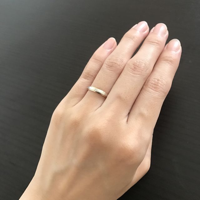 【アイプリモ(I-PRIMO)の口コミ】 ピンクゴールドの間にシルバーのラインがあり、シンプルで綺麗なデザイン…