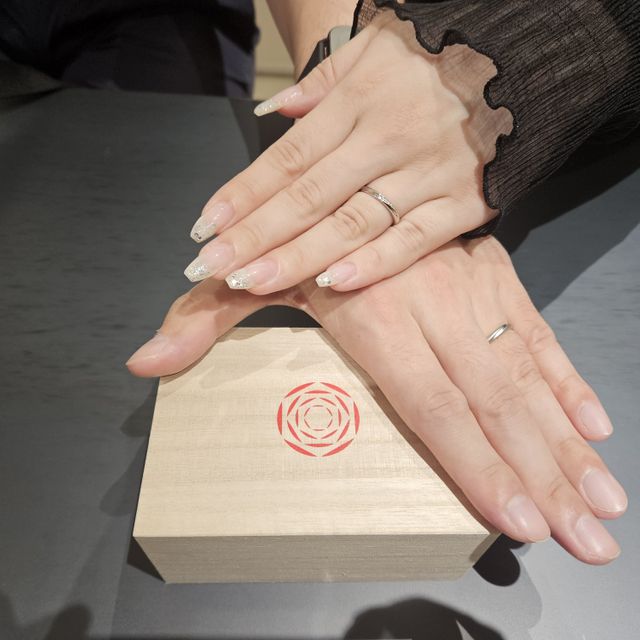 【出雲結(いずもゆい)の口コミ】 丁寧な接客と和風なブランドが気に入りました。
斜めにダイヤが入っている…